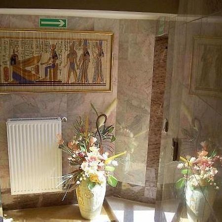 Hotel Faraon キェルツェ エクステリア 写真