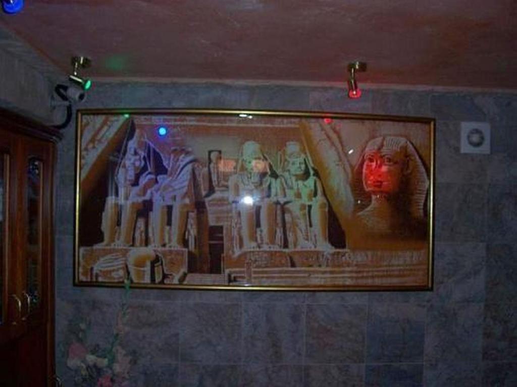 Hotel Faraon キェルツェ エクステリア 写真